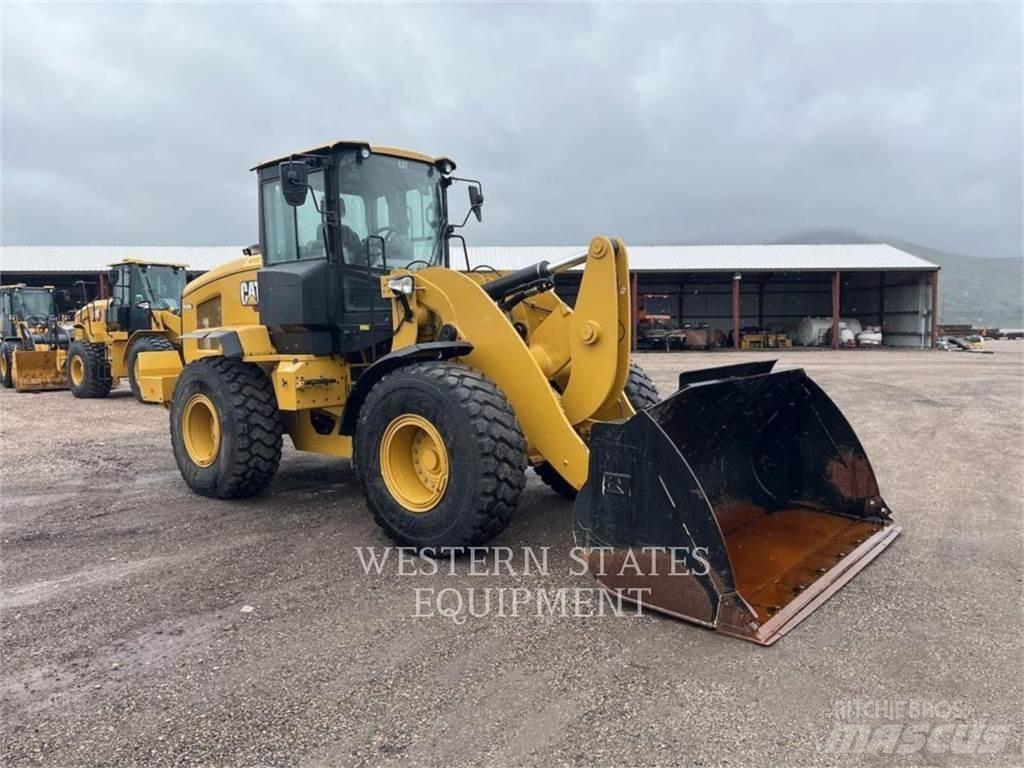 CAT 938M Iekrāvēji uz riteņiem