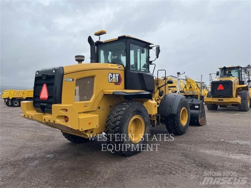CAT 938M Iekrāvēji uz riteņiem