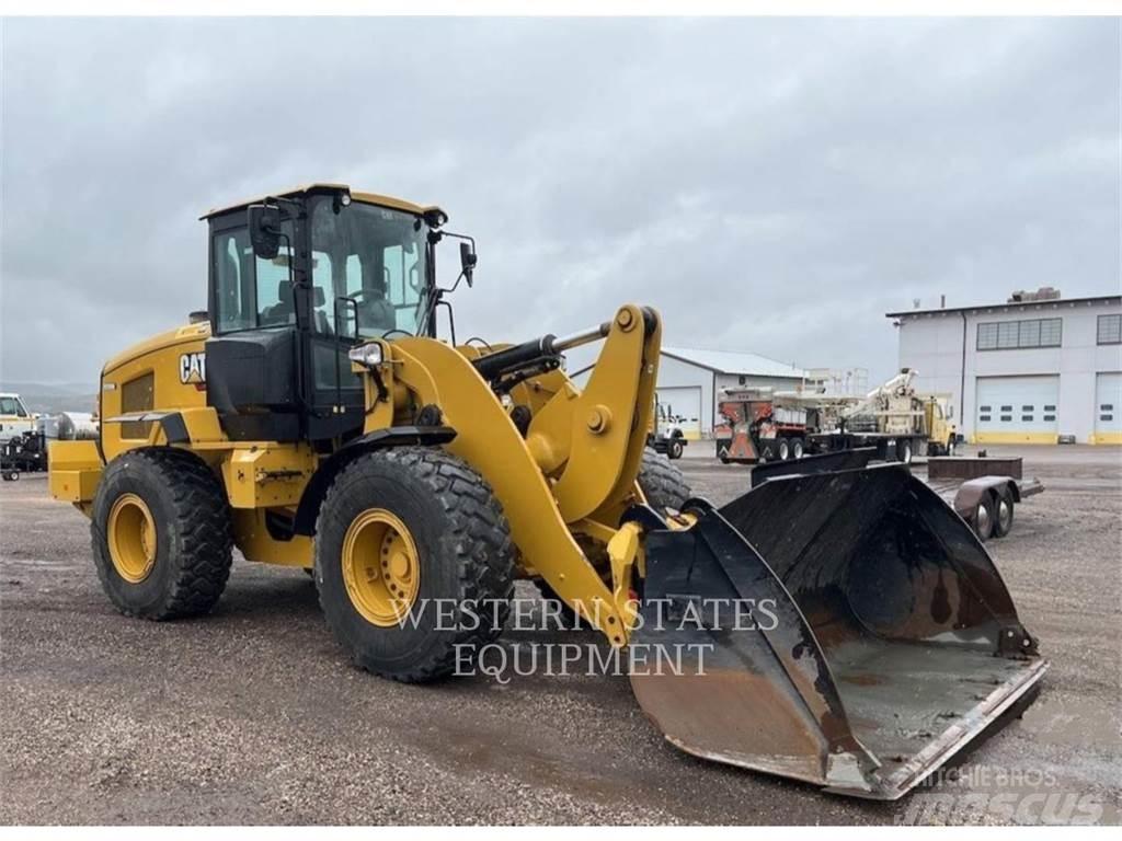 CAT 938M Iekrāvēji uz riteņiem