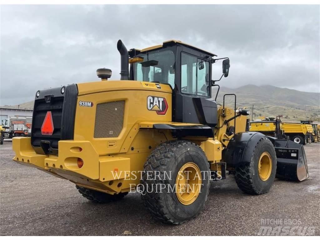 CAT 938M Iekrāvēji uz riteņiem