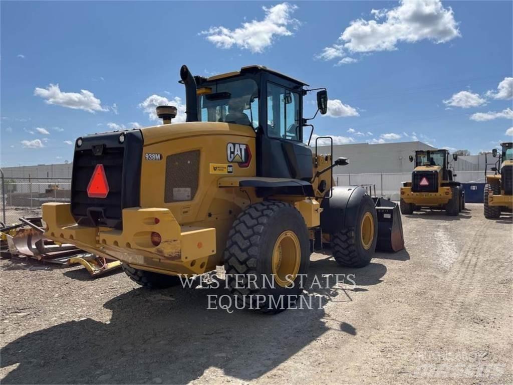 CAT 938M Iekrāvēji uz riteņiem