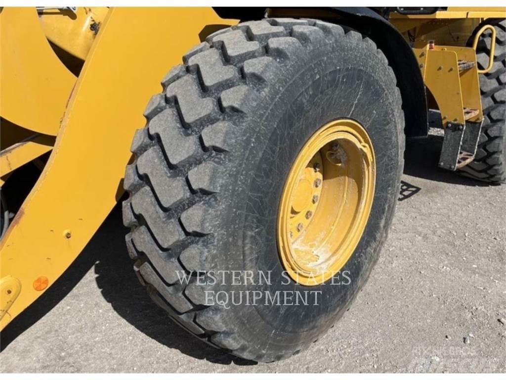 CAT 938M Iekrāvēji uz riteņiem