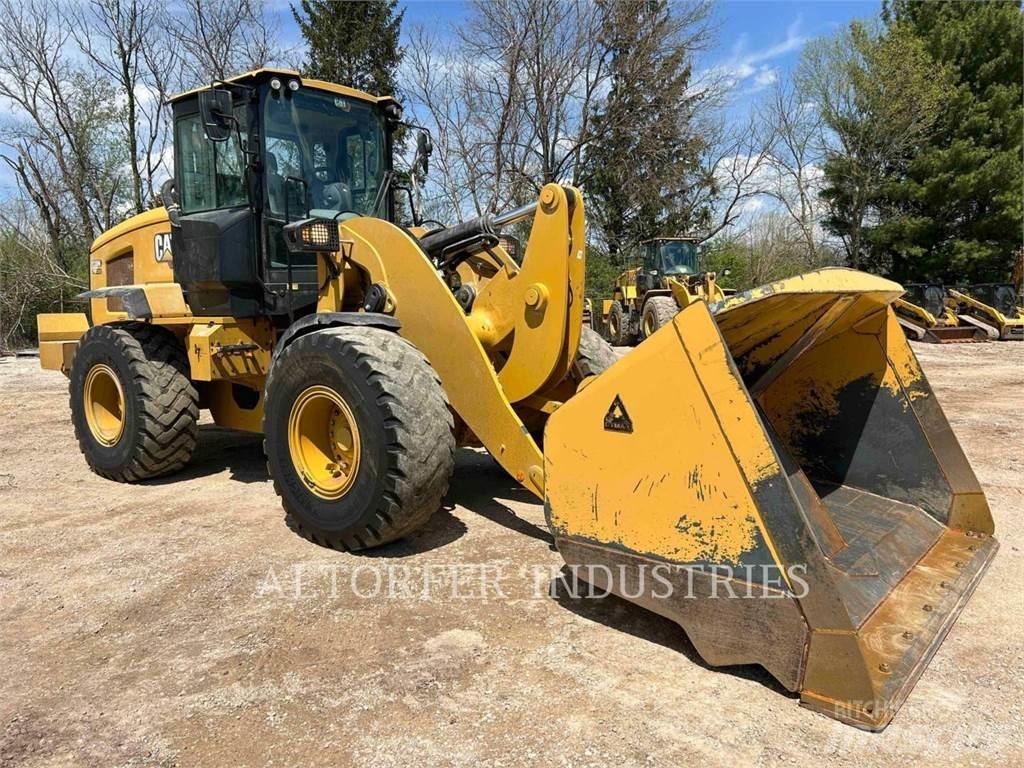 CAT 938M Iekrāvēji uz riteņiem