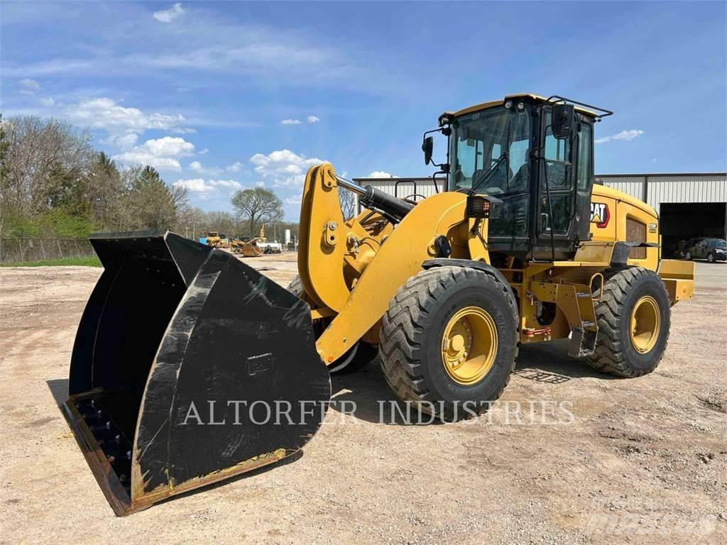 CAT 938M Iekrāvēji uz riteņiem