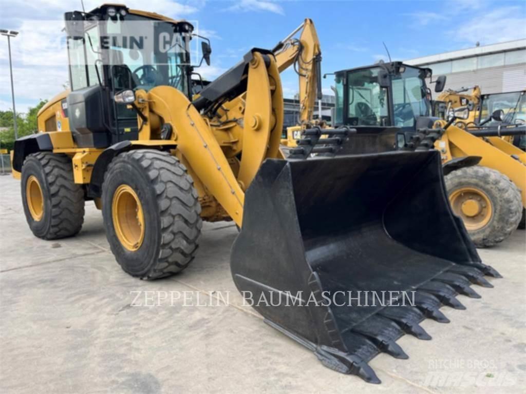 CAT 938M Iekrāvēji uz riteņiem