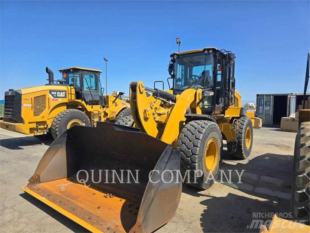 CAT 938M Iekrāvēji uz riteņiem