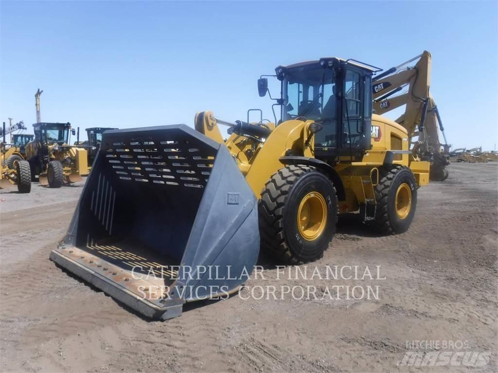 CAT 938M Iekrāvēji uz riteņiem