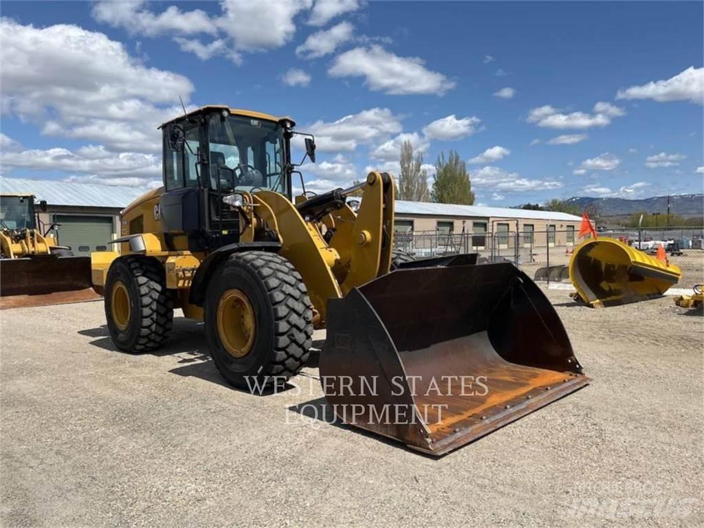 CAT 938M Iekrāvēji uz riteņiem