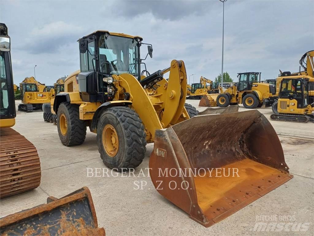 CAT 938M Iekrāvēji uz riteņiem