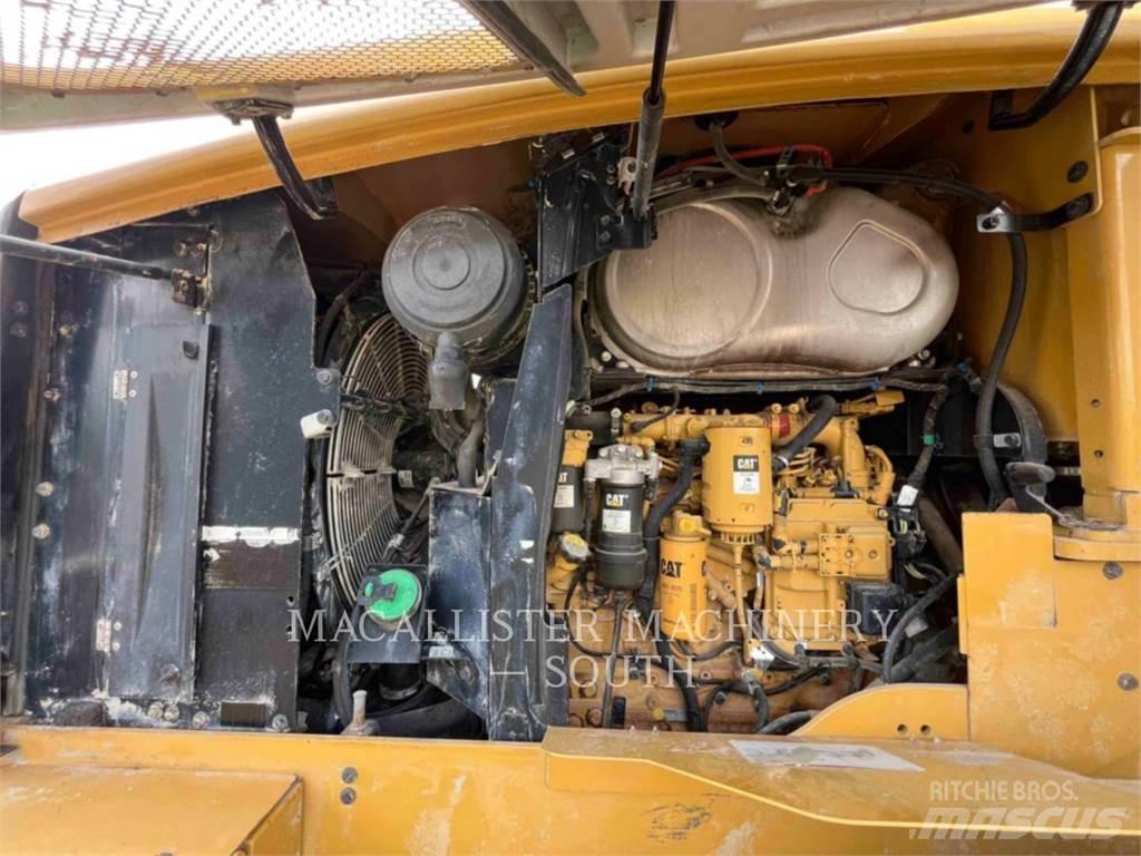 CAT 938M Iekrāvēji uz riteņiem