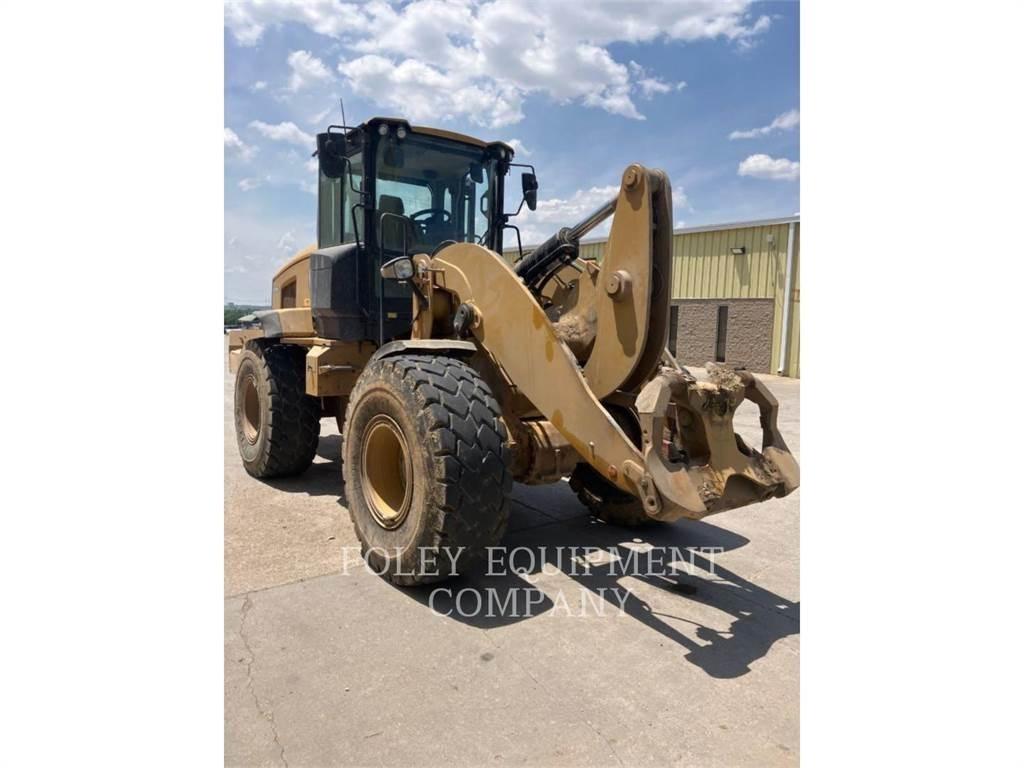 CAT 938M Iekrāvēji uz riteņiem