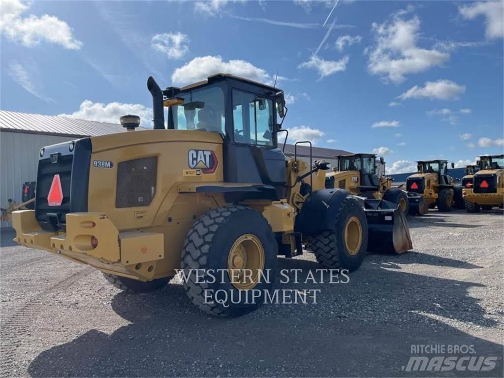 CAT 938M Iekrāvēji uz riteņiem