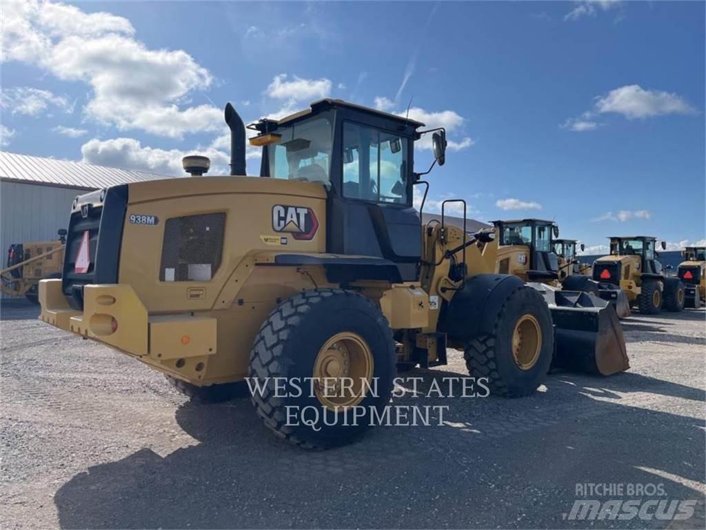CAT 938M Iekrāvēji uz riteņiem