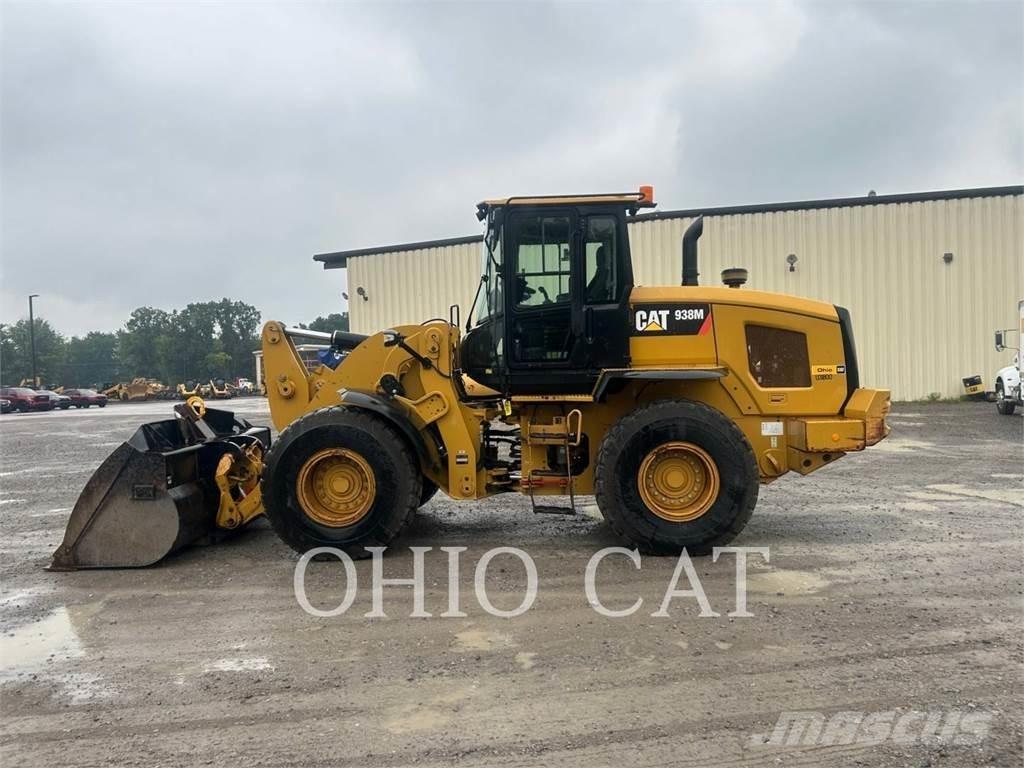 CAT 938M Iekrāvēji uz riteņiem
