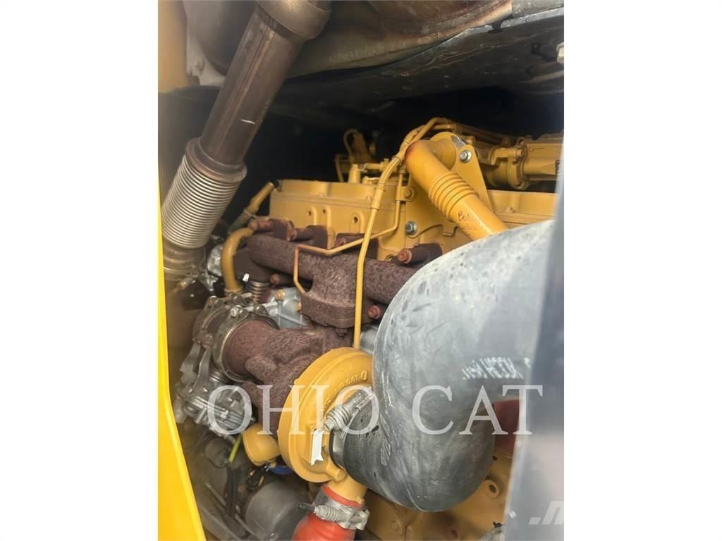 CAT 938M Iekrāvēji uz riteņiem