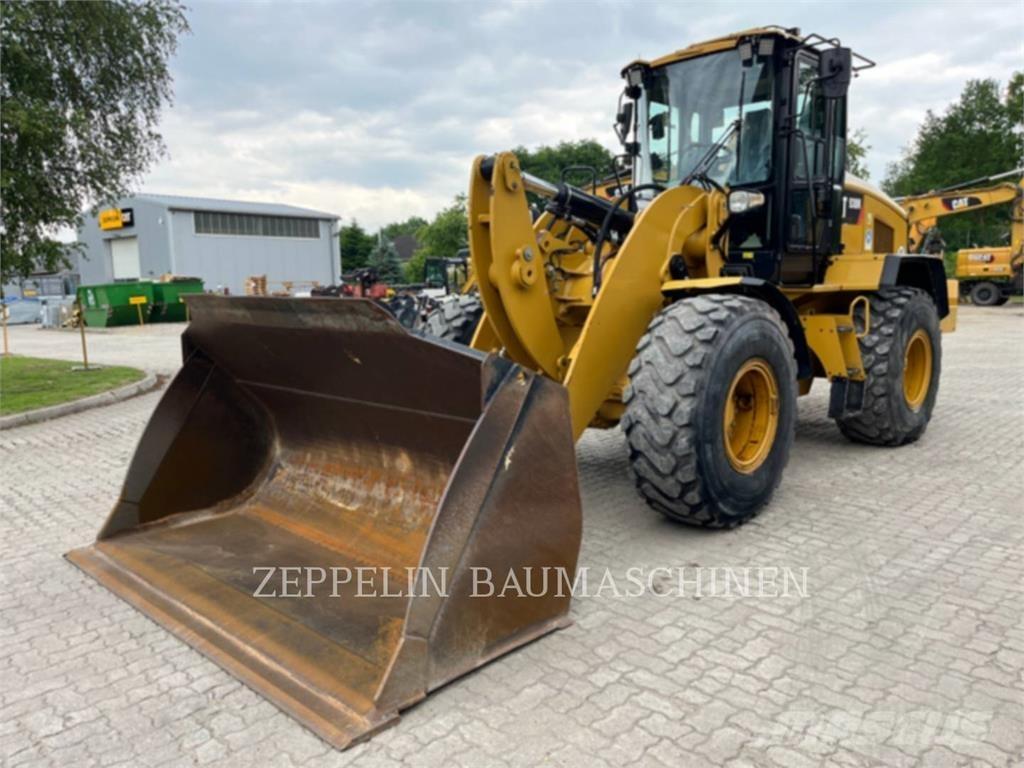 CAT 938M Iekrāvēji uz riteņiem
