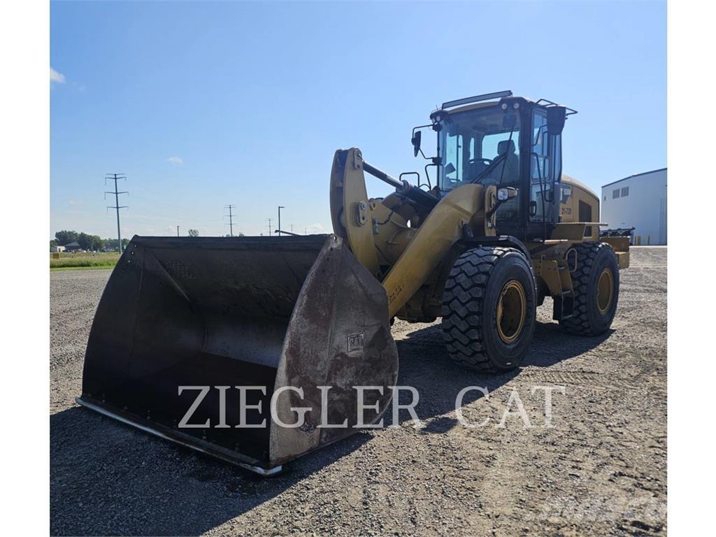 CAT 938M Iekrāvēji uz riteņiem