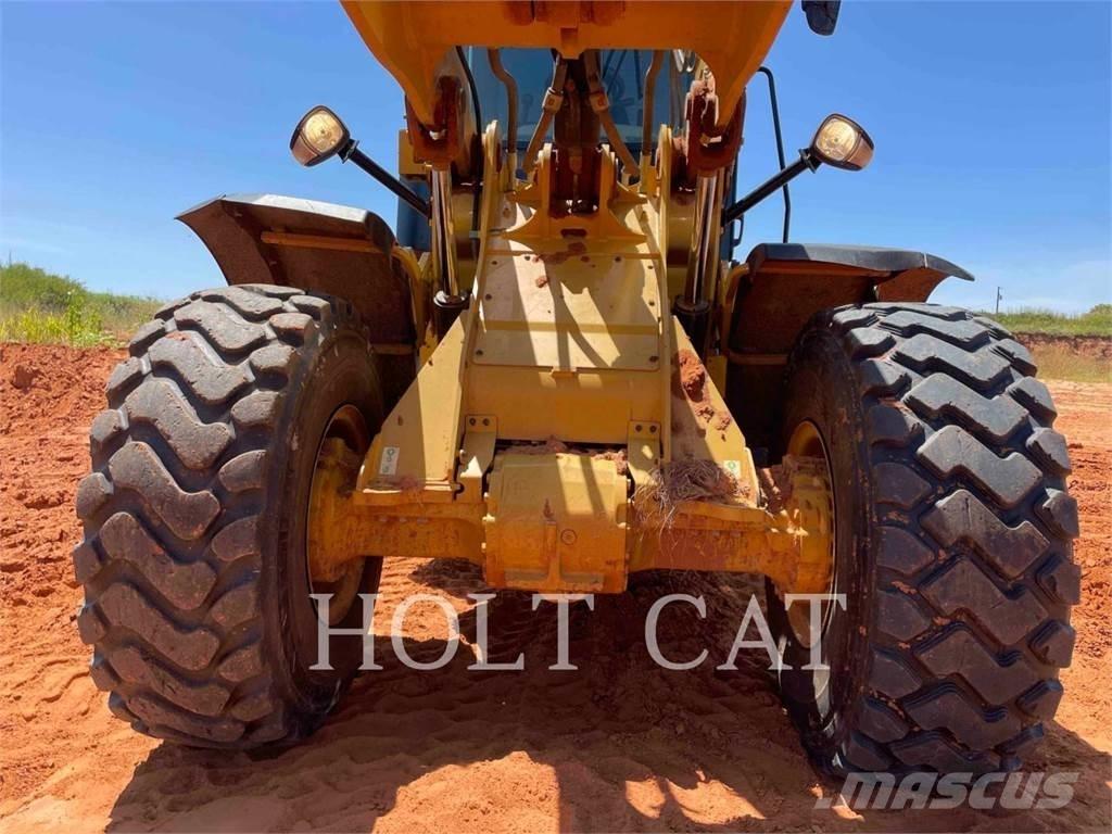 CAT 938M Iekrāvēji uz riteņiem