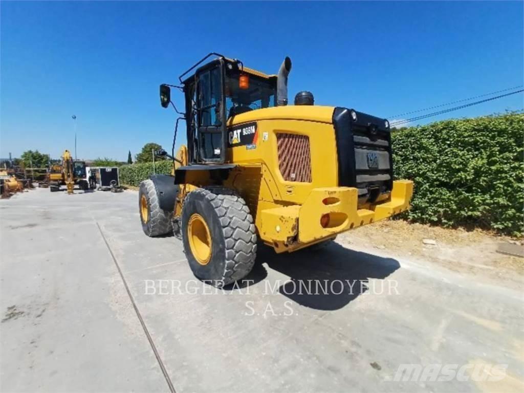 CAT 938M Iekrāvēji uz riteņiem