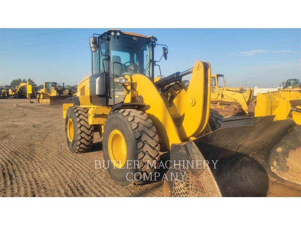 CAT 938M Iekrāvēji uz riteņiem