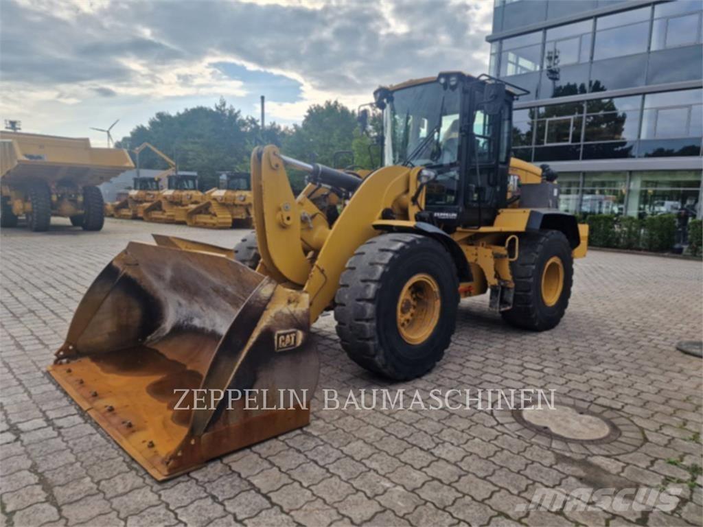 CAT 938M Iekrāvēji uz riteņiem
