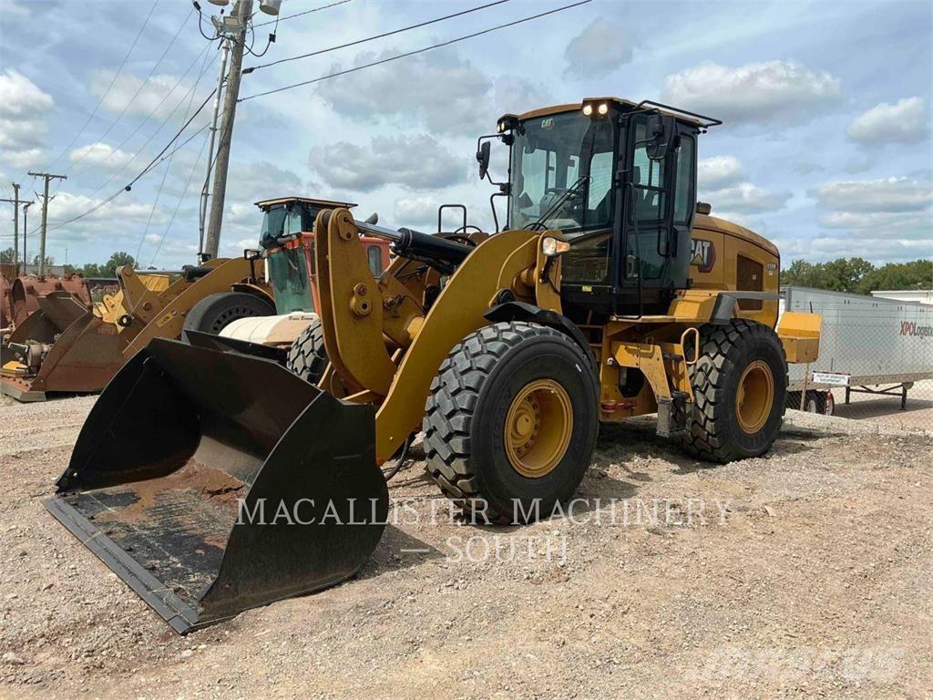 CAT 938M Iekrāvēji uz riteņiem