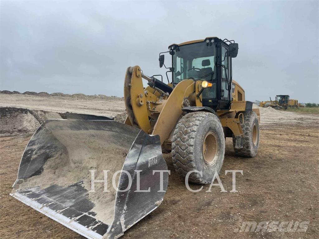 CAT 938M Iekrāvēji uz riteņiem
