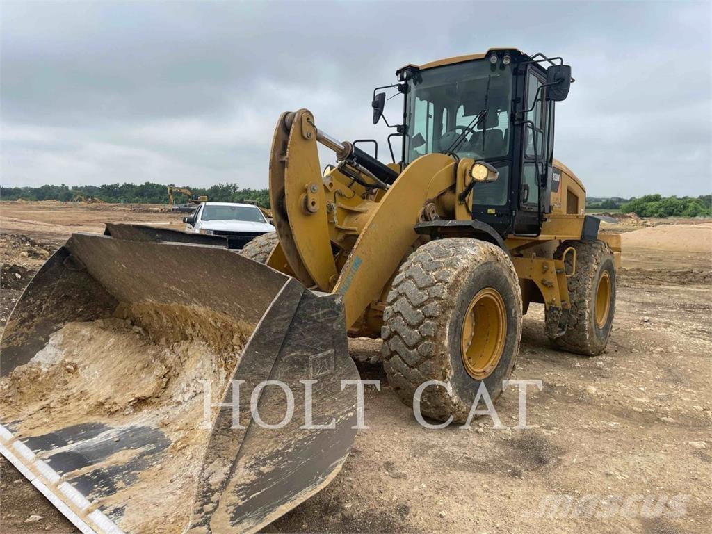 CAT 938M Iekrāvēji uz riteņiem