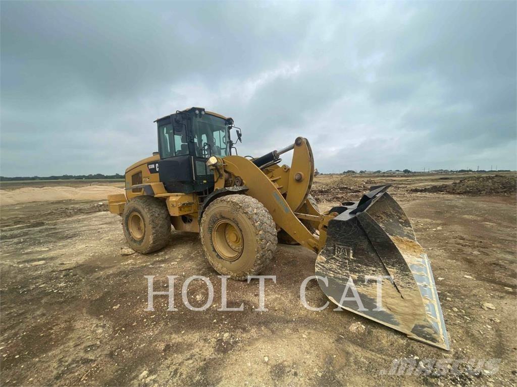 CAT 938M Iekrāvēji uz riteņiem