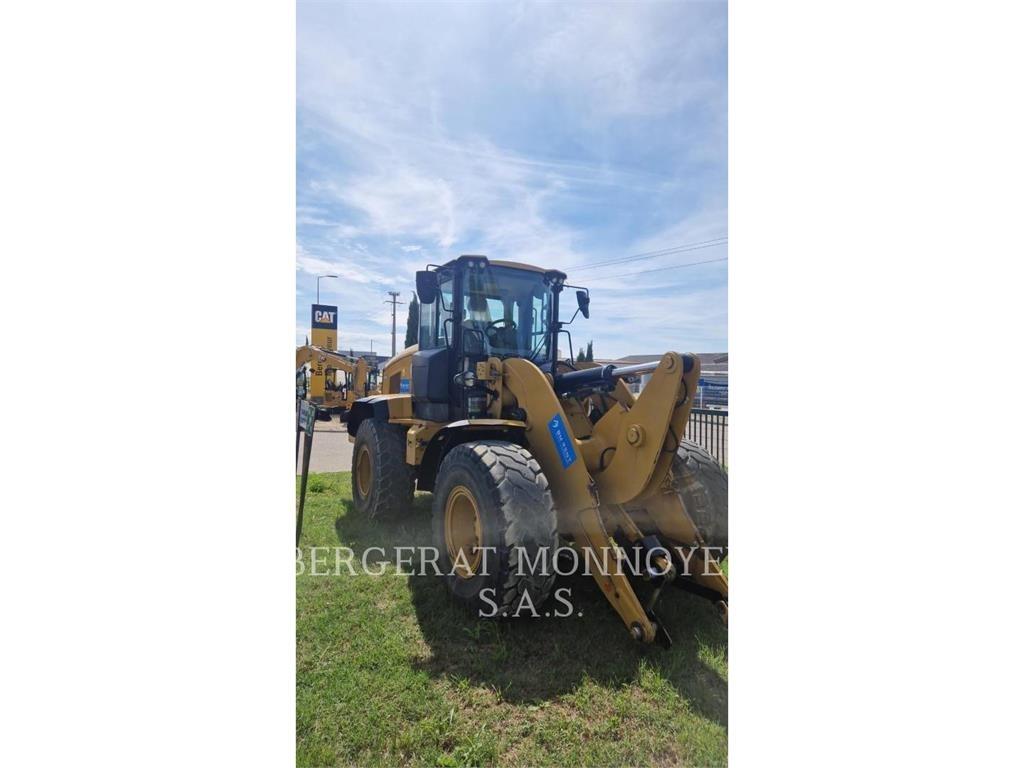 CAT 938M Iekrāvēji uz riteņiem