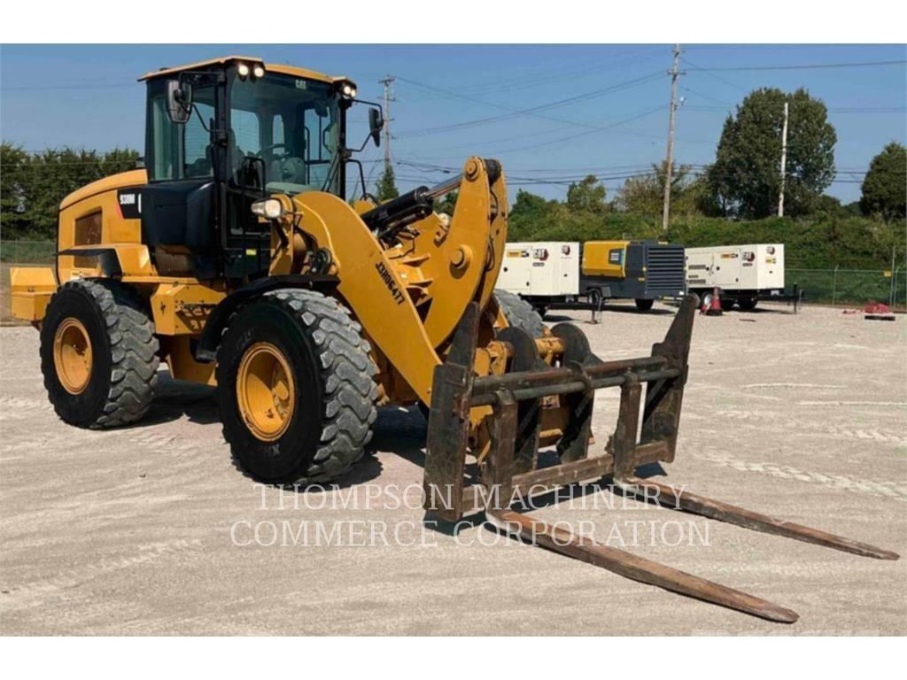 CAT 938M Iekrāvēji uz riteņiem