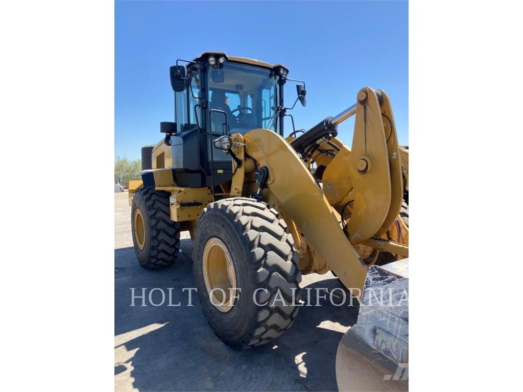 CAT 938M Iekrāvēji uz riteņiem