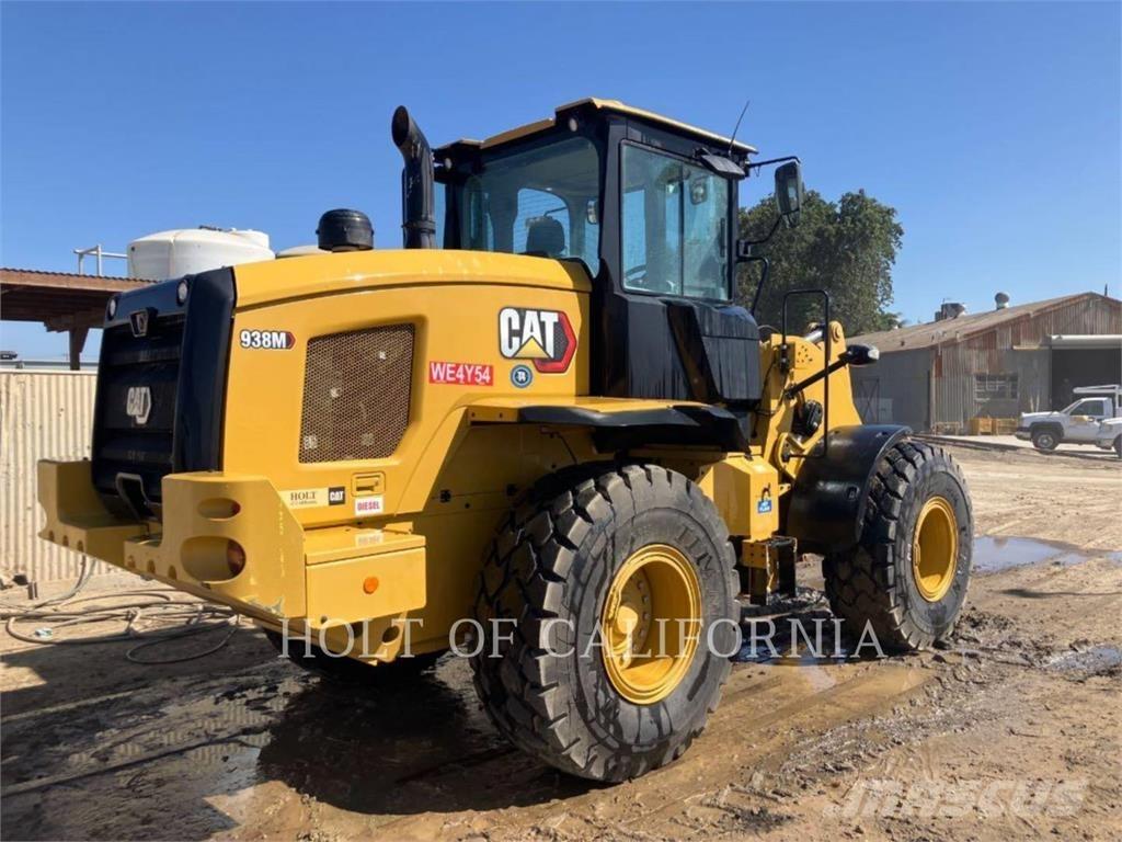 CAT 938M Iekrāvēji uz riteņiem