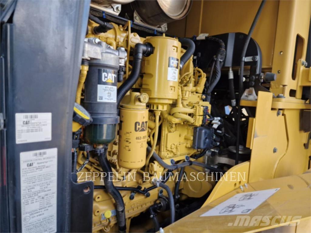 CAT 938M Iekrāvēji uz riteņiem