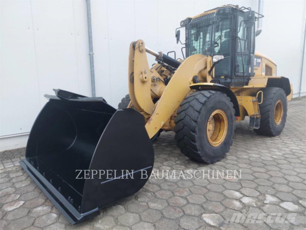 CAT 938M Iekrāvēji uz riteņiem