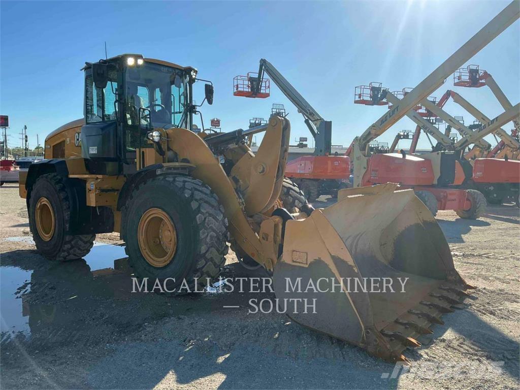 CAT 938M Iekrāvēji uz riteņiem