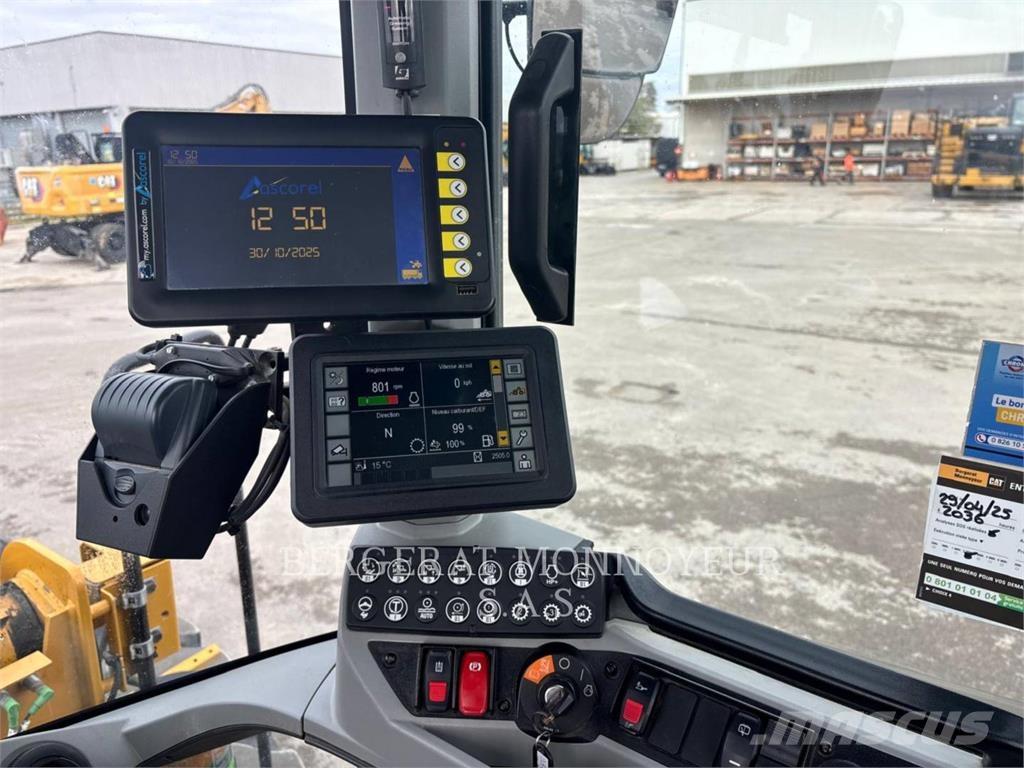 CAT 938M Iekrāvēji uz riteņiem