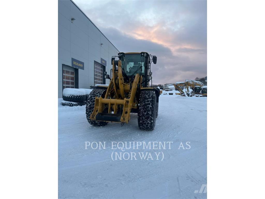 CAT 938M Iekrāvēji uz riteņiem