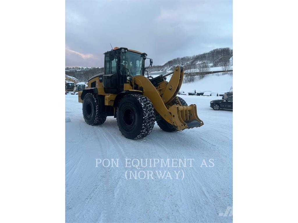 CAT 938M Iekrāvēji uz riteņiem