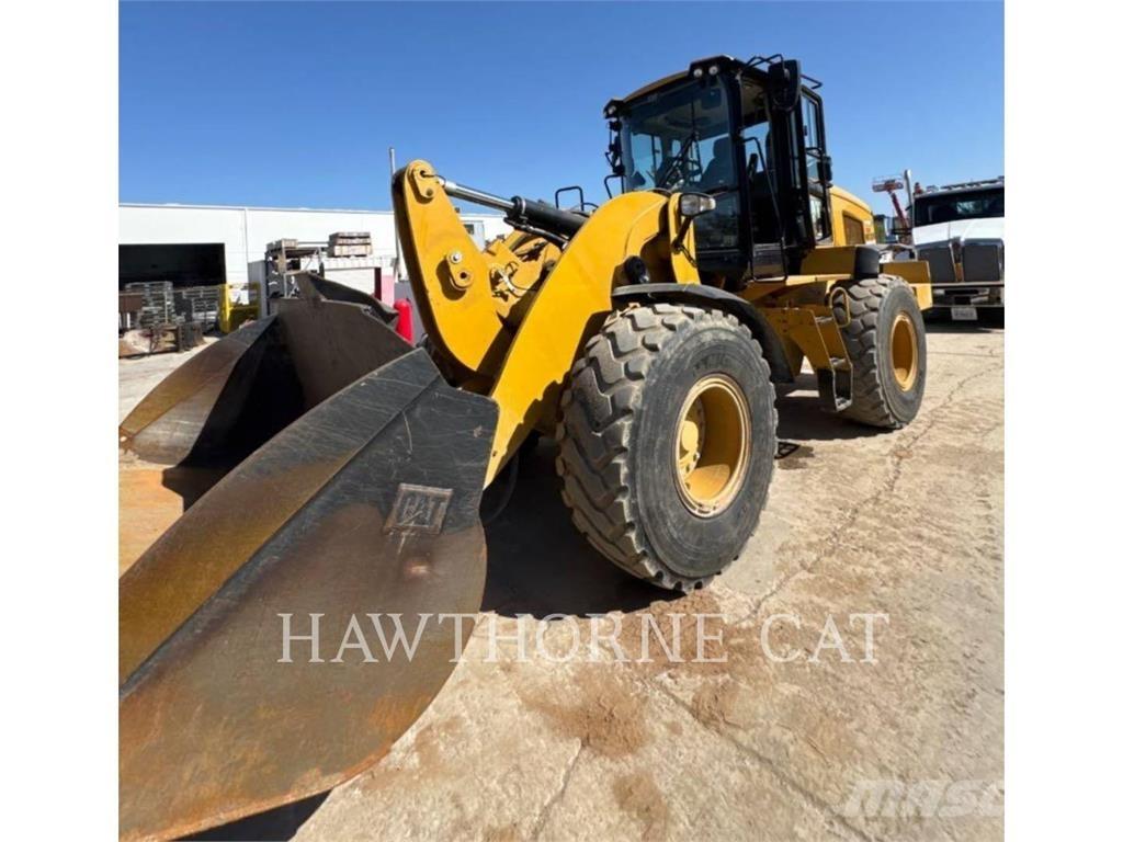CAT 938M Iekrāvēji uz riteņiem