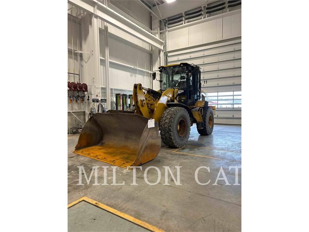CAT 938M 3V Iekrāvēji uz riteņiem