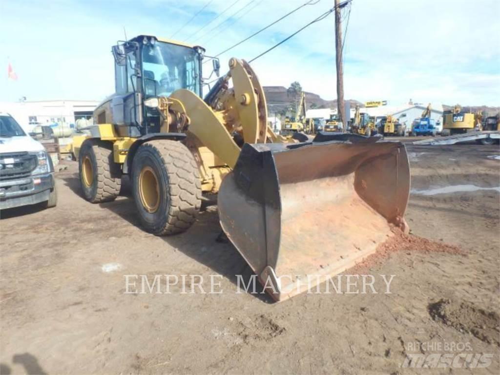 CAT 938M FC Iekrāvēji uz riteņiem