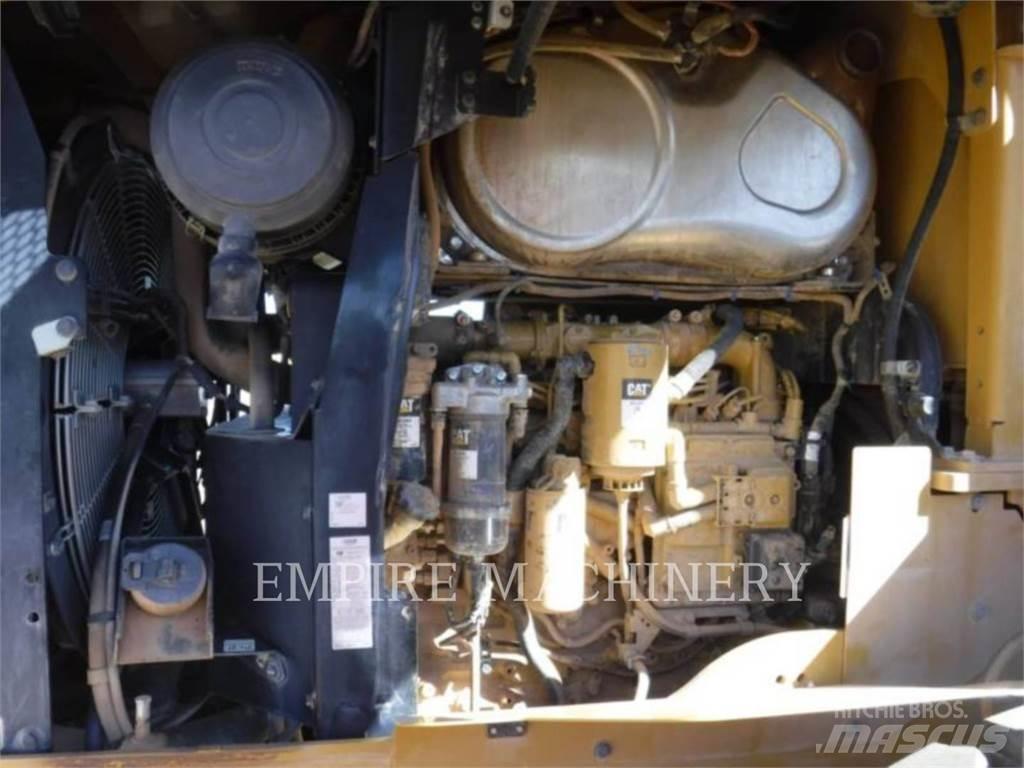 CAT 938M FC Iekrāvēji uz riteņiem