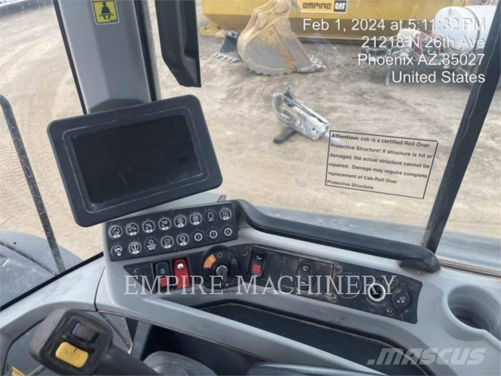 CAT 938M FC Iekrāvēji uz riteņiem