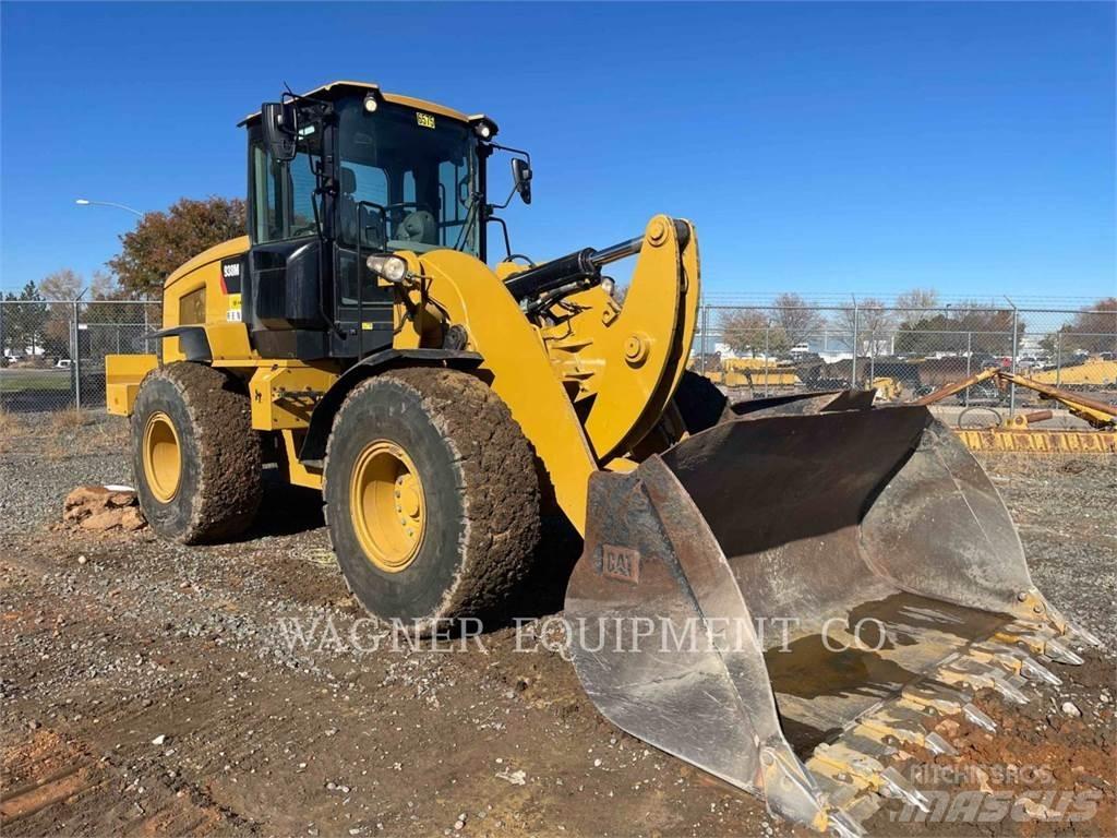 CAT 938M FC Iekrāvēji uz riteņiem
