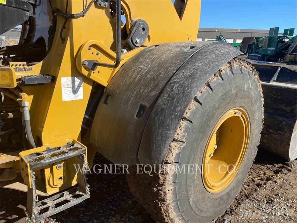CAT 938M FC Iekrāvēji uz riteņiem