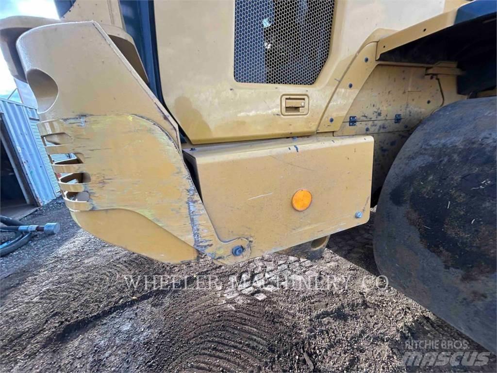 CAT 938M HL WS Iekrāvēji uz riteņiem