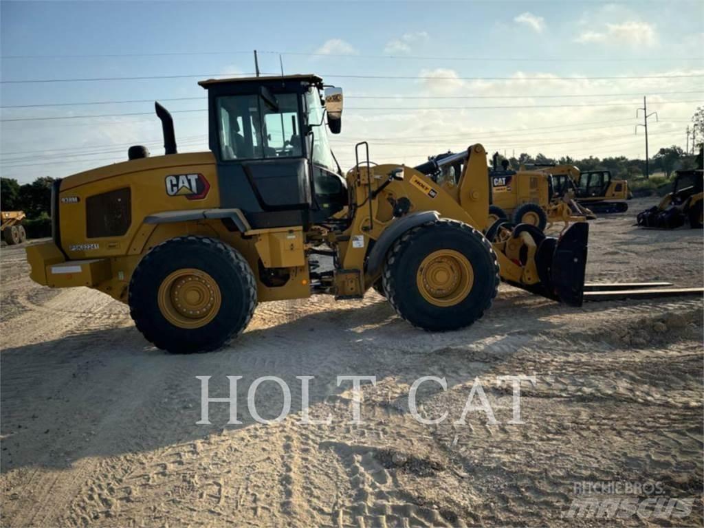 CAT 938M QC Iekrāvēji uz riteņiem
