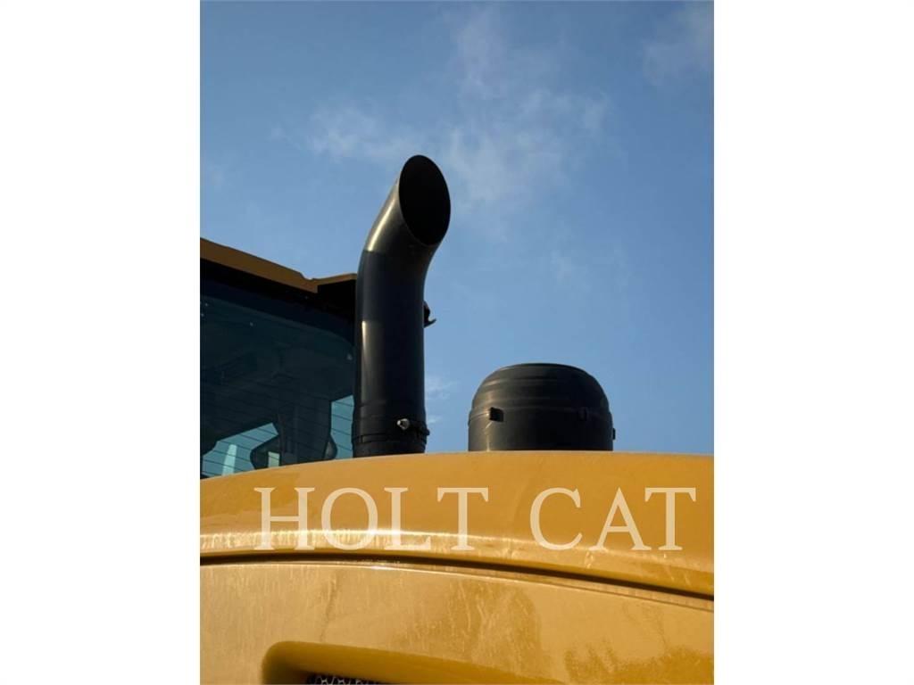 CAT 938M QC Iekrāvēji uz riteņiem