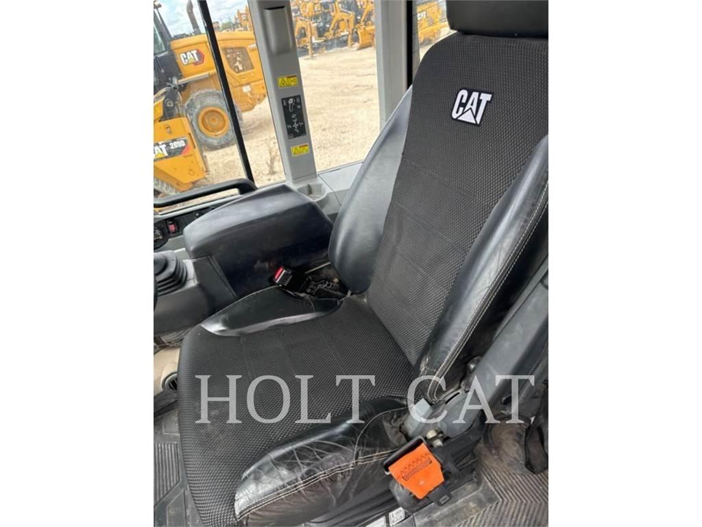 CAT 938M QC Iekrāvēji uz riteņiem